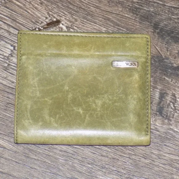Tumi Bifold Wallet Unisex Olive Green Distressed Leather Card ID Coin Pocket - Picture 2 of 8